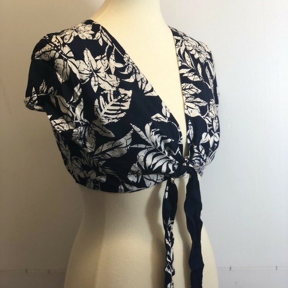Swell Tops - Swell Women's Palmia Tie Front Printed Top Size S